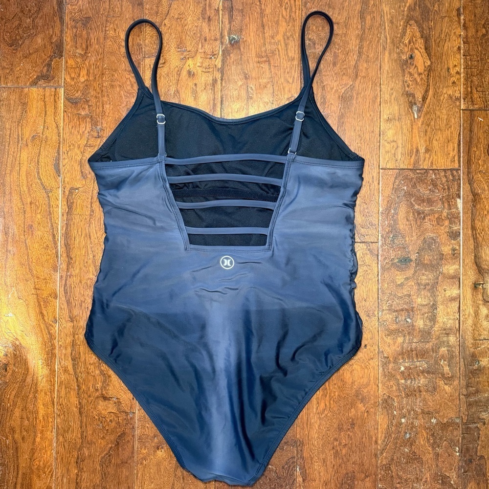 Hurley L black one piece - Picture 12 of 15